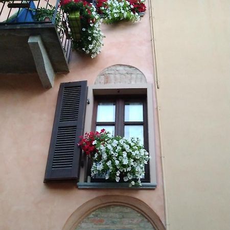 Holiday House Antica Dimora Soggiorni In Langa Centro Storico La Morra Eksteriør bilde