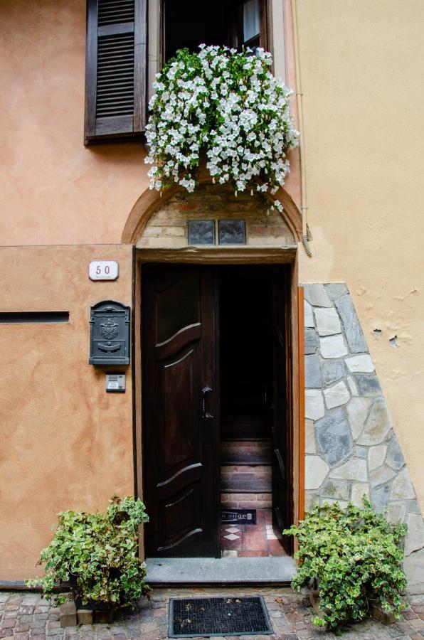 Holiday House Antica Dimora Soggiorni In Langa Centro Storico La Morra Eksteriør bilde