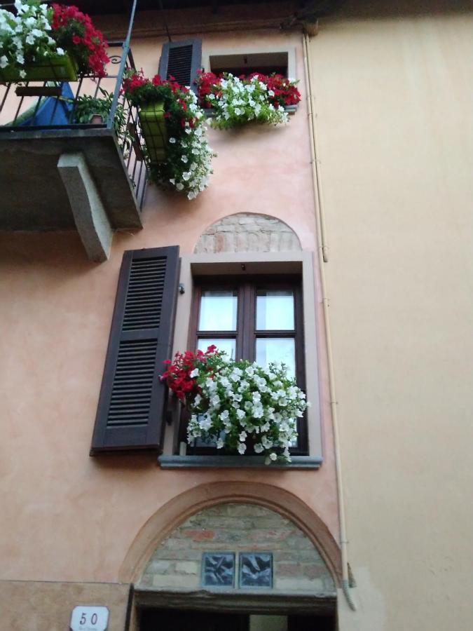 Holiday House Antica Dimora Soggiorni In Langa Centro Storico La Morra Eksteriør bilde