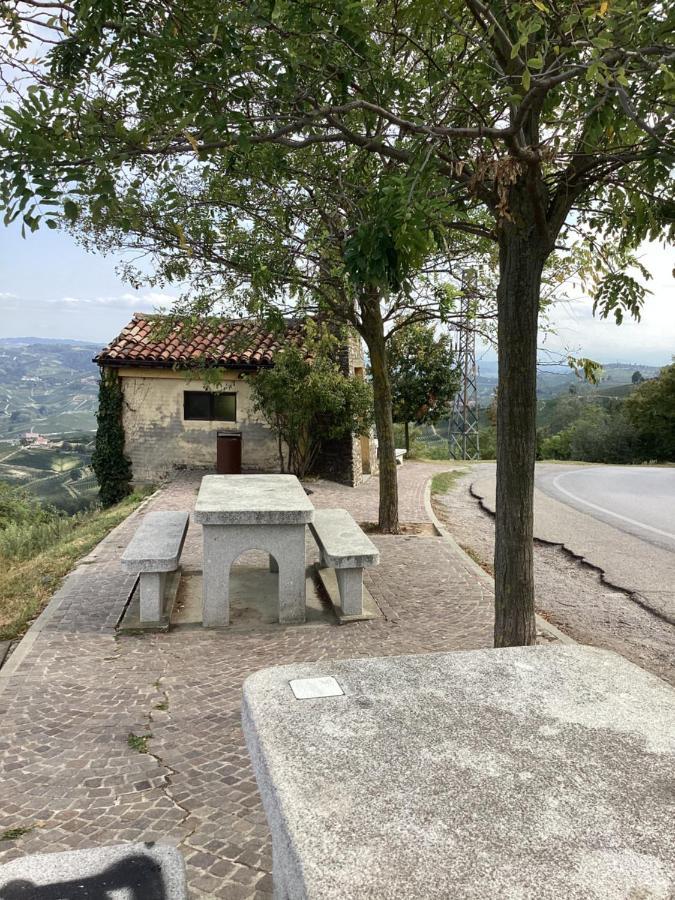 Holiday House Antica Dimora Soggiorni In Langa Centro Storico La Morra Eksteriør bilde