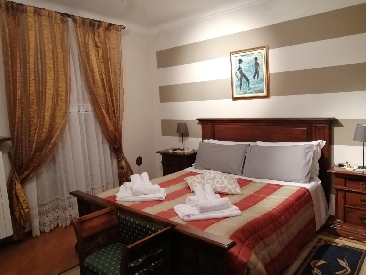 Holiday House Antica Dimora Soggiorni In Langa Centro Storico La Morra Eksteriør bilde