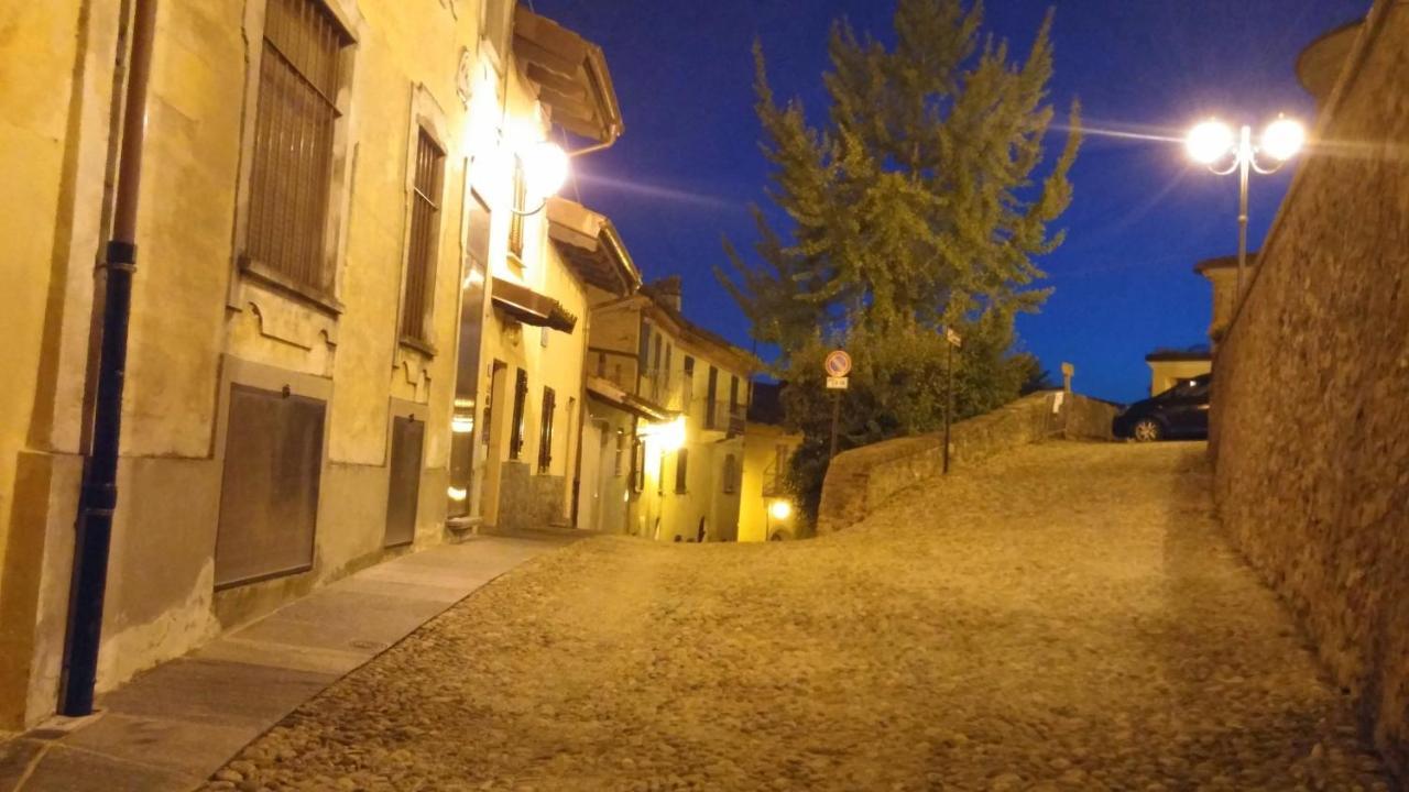 Holiday House Antica Dimora Soggiorni In Langa Centro Storico La Morra Eksteriør bilde
