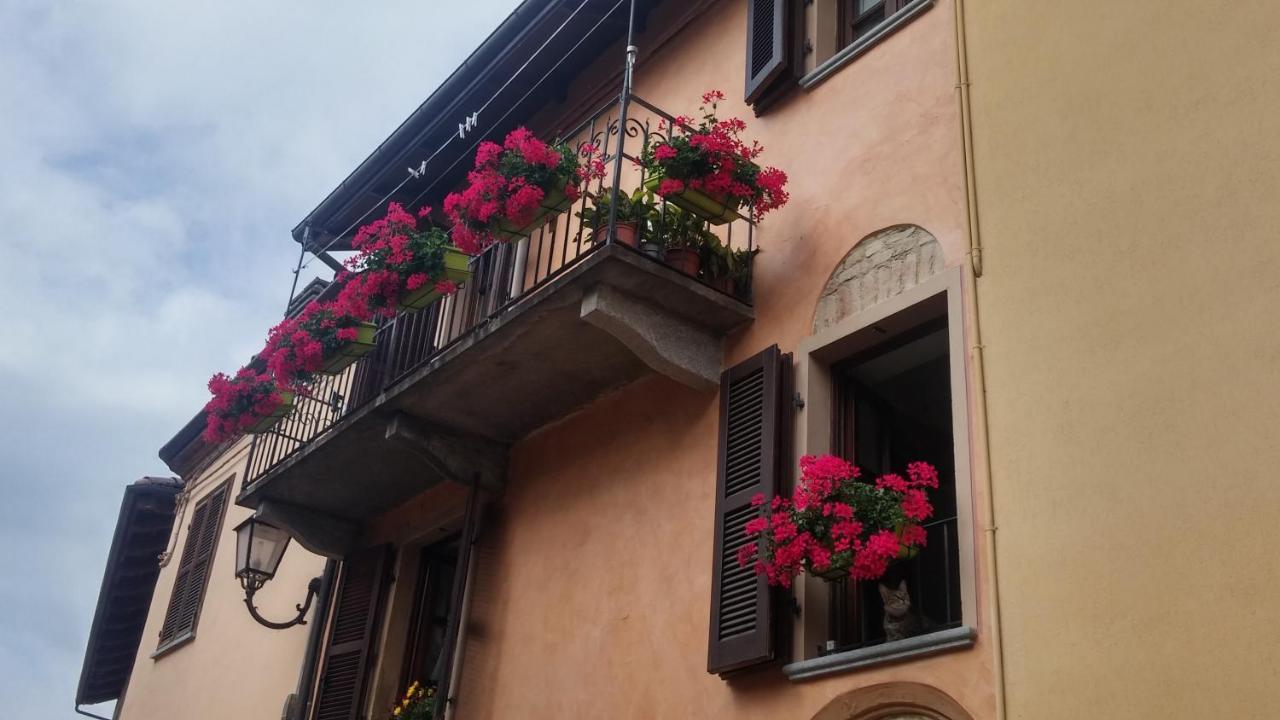 Holiday House Antica Dimora Soggiorni In Langa Centro Storico La Morra Eksteriør bilde